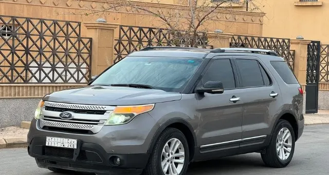 فورد · اكسبلورر 2011 للبيع في الرياض — ممشى 450,000 كم