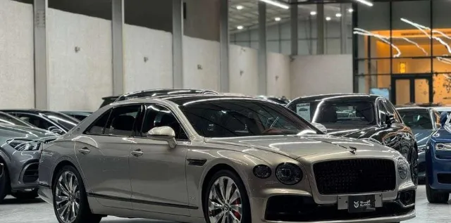 بنتلي كونتيننتال 2020 للبيع في الرياض — ممشى 51,000 كم