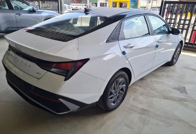 هيونداي · النترا 2000 للبيع في بريدة