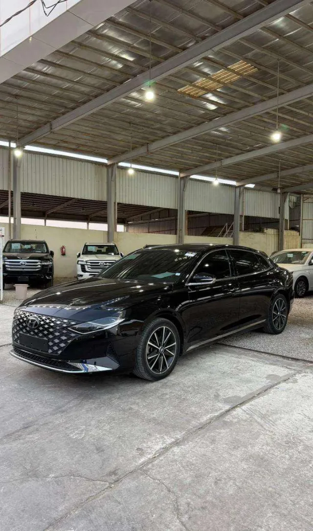 هيونداي · ازيرا 2022 للبيع في بريدة — ممشى 110,000 كم