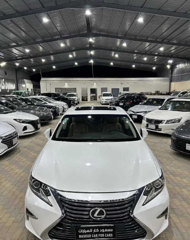 لكزس · اي اس 350 2018 للبيع في الرياض — ممشى 219,000 كم