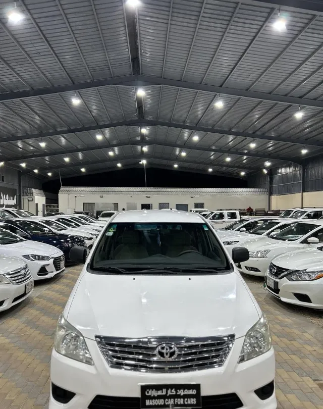 تويوتا · إنوفا 2015 للبيع في الرياض — ممشى 236,000 كم