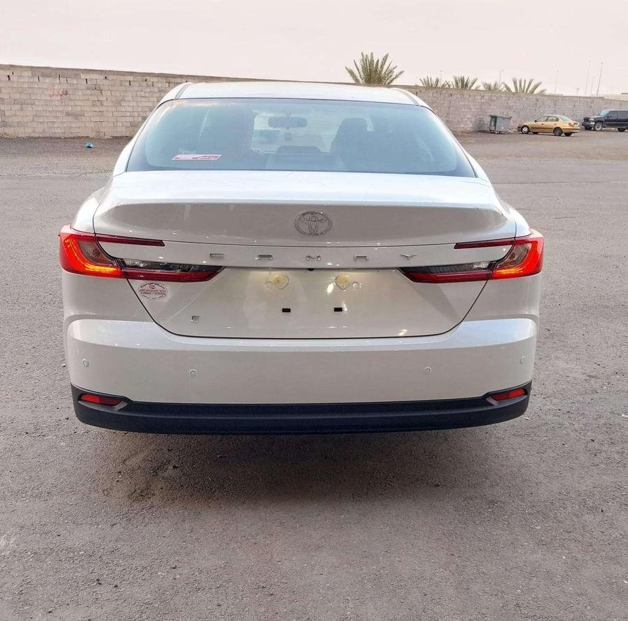 تويوتا كامري E استندر بنزين 2026 عبداللطيف جميل
