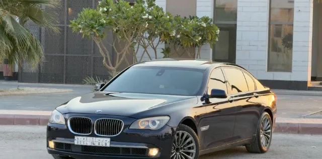 بي ام دبليو الفئة السابعة 2012 للبيع في الرياض — ممشى 198,000 كم