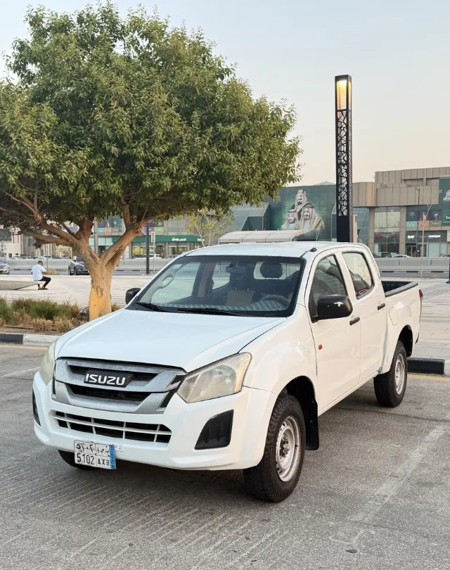 ايسوزو · دي ماكس STANDARD 2021 للبيع في الخبر