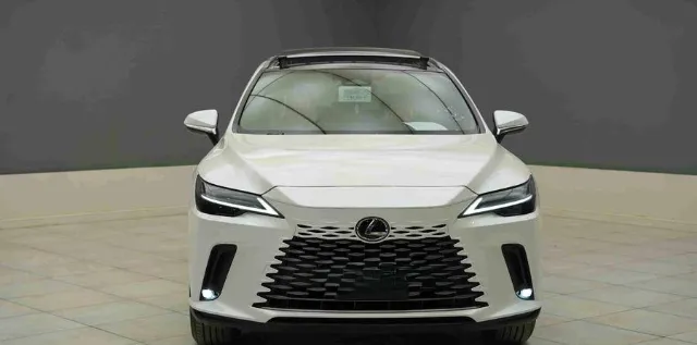 لكزس · ار اكس STANDARD 2026 للبيع في الرياض