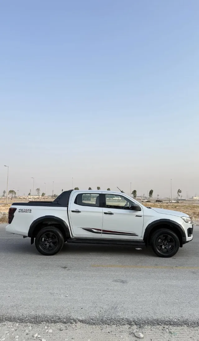 ايسوزو · دي ماكس 2025 للبيع في الدمام — ممشى 58,000 كم