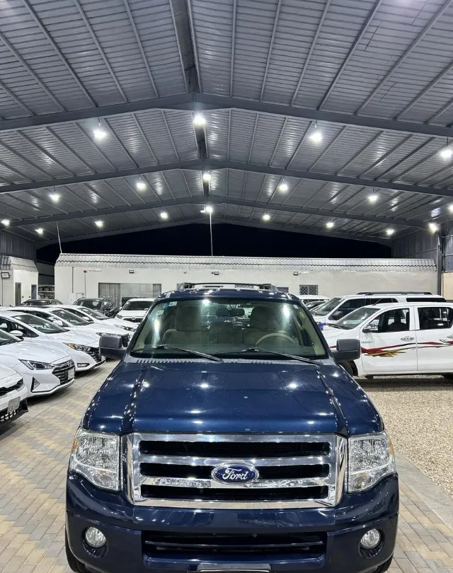 فورد · اكسبديشن 2014 للبيع في الرياض — ممشى 130,000 كم