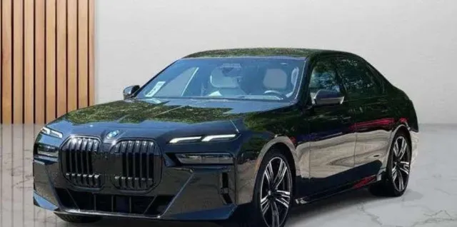 بي ام دبليو · الفئة السابعة 2023 للبيع في الرياض — ممشى 58,000 ميل