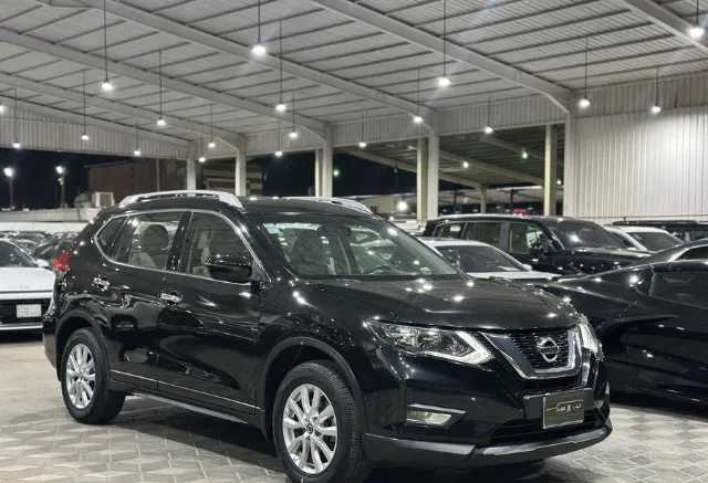 نيسان · اكس تريل 2020 للبيع في جدة — ممشى 161,000 كم