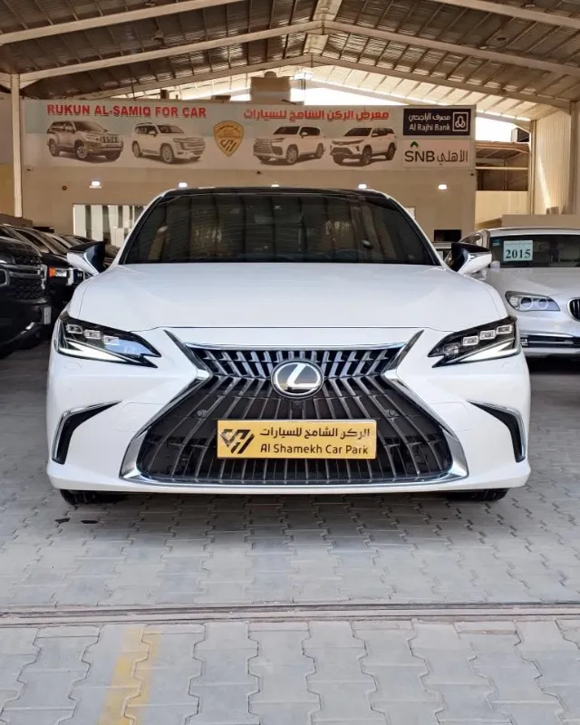 لكزس · اي اس 350 2025 للبيع في الرياض — ممشى 3,000 كم