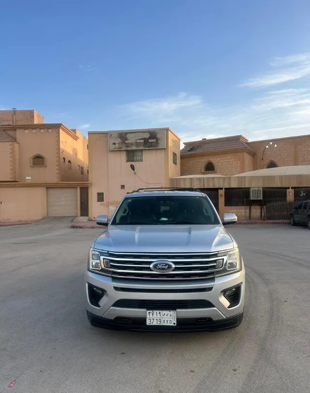 فورد · اكسبديشن 2018 للبيع في الرياض — ممشى 290,000 كم