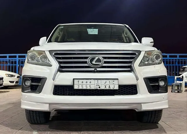 لكزس · ال اكس 570 2013 للبيع في الرياض — ممشى 704,000 كم