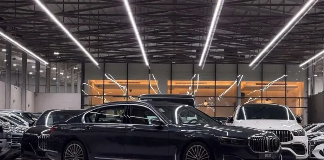 بي ام دبليو الفئة السابعة 2020 للبيع في الرياض — ممشى 94,000 كم
