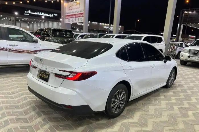 تويوتا كامري 2026 E بنزين سعودي ماشي 10 الف
