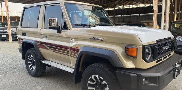 تويوتا · لاندكروزر 70 2024 للبيع في أبها — ممشى 5,000 كم