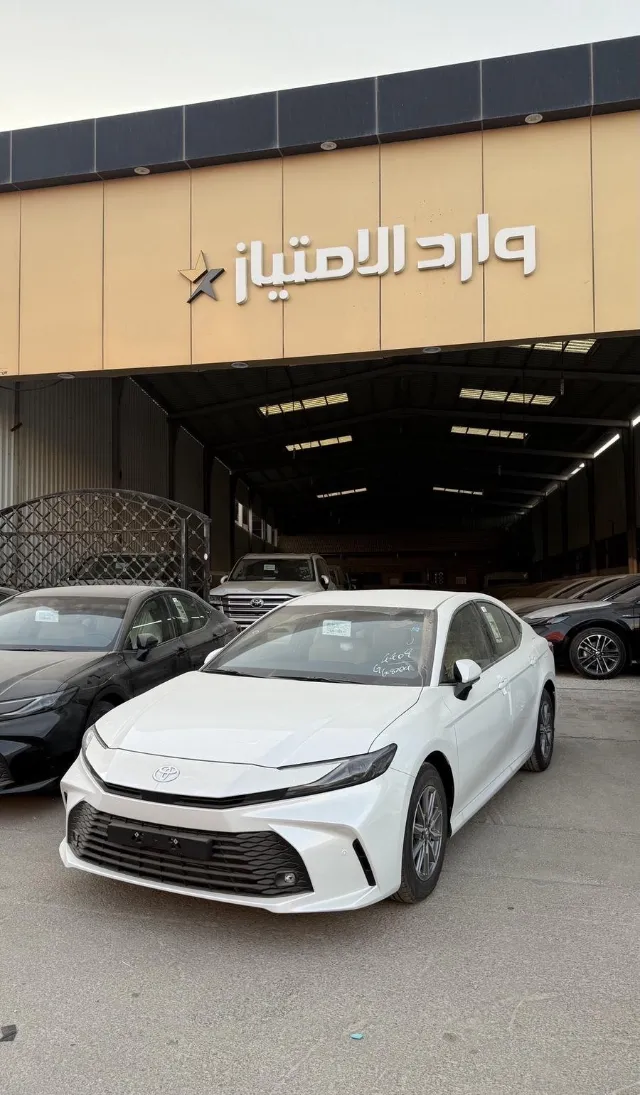 تويوتا · كامري STANDARD 2026 للبيع في بريدة — ممشى 17 كم
