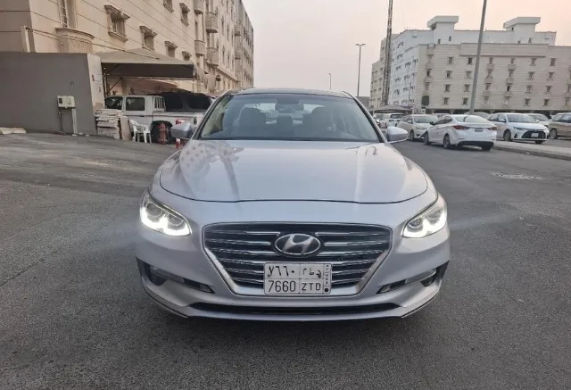 هيونداي · ازيرا 2019 للبيع في جدة — ممشى 282,000 كم