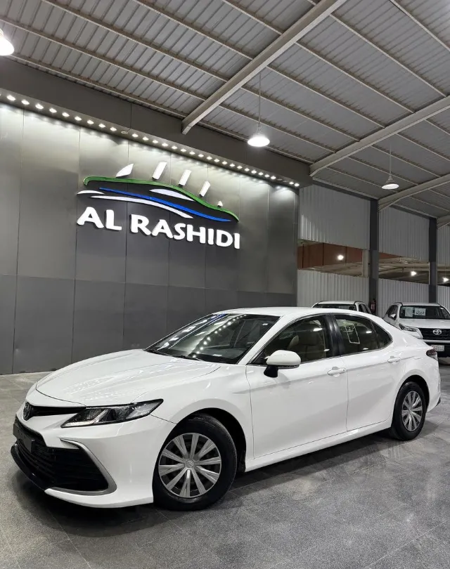 تويوتا كامري 2022 للبيع في بريدة — ممشى 94,000 كم