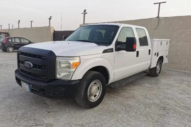 فورد · إف 350 2013 للبيع في الدمام — ممشى 136,000 كم