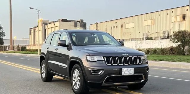 جيب · جراند شيروكي 2014 للبيع في جدة — ممشى 330,000 كم