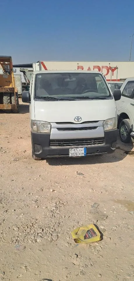 تويوتا · هايس 2018 للبيع في الرياض — ممشى 350,000 كم