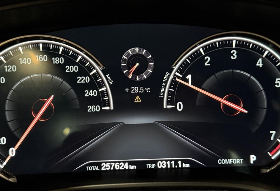 بي ام دبليو 530i 2017 (( بحالة ممتازة))