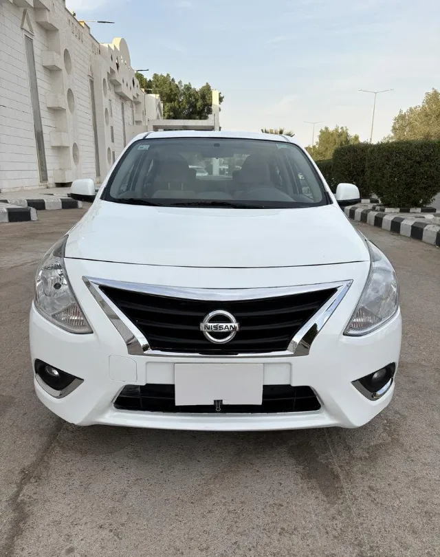 نيسان صني 2023 للبيع في الرياض — ممشى 100,000 كم