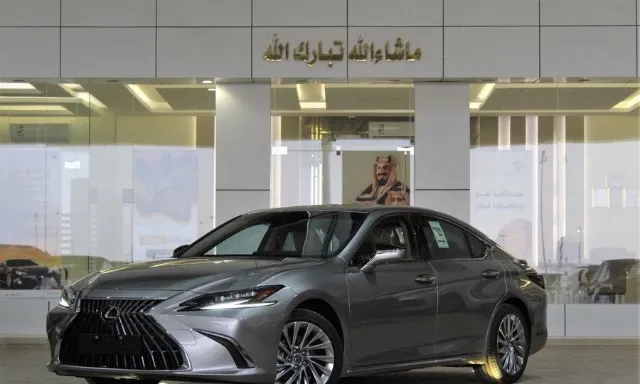 لكزس · اي اس 2025 للبيع في الرياض