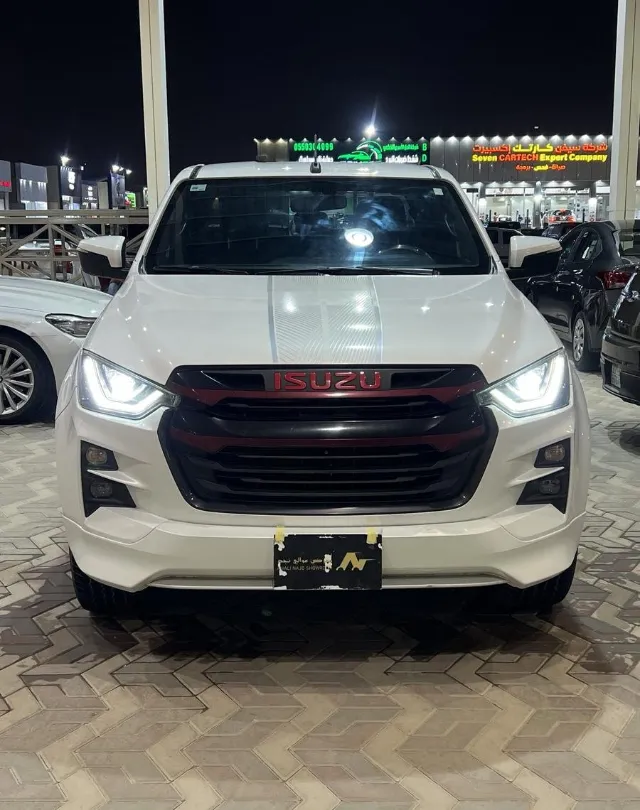 ايسوزو دي ماكس 2023 للبيع في الرياض — ممشى 136,000 كم