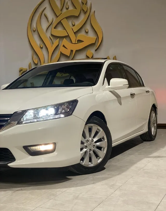 هوندا أكورد 2015 للبيع في الرياض — ممشى 159,000 كم