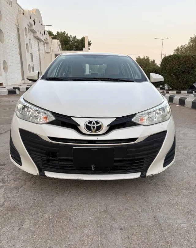 تويوتا · يارس 2019 للبيع في الرياض — ممشى 301,000 كم