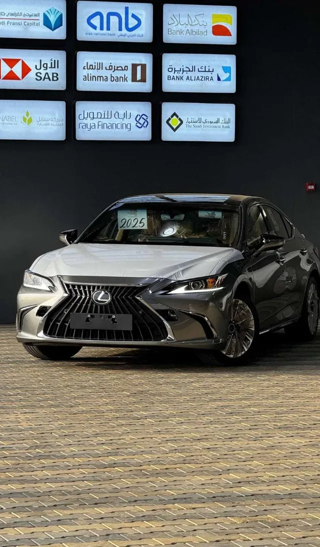 لكزس · اي اس 350 2025 للبيع في نجران — ممشى 0 كم