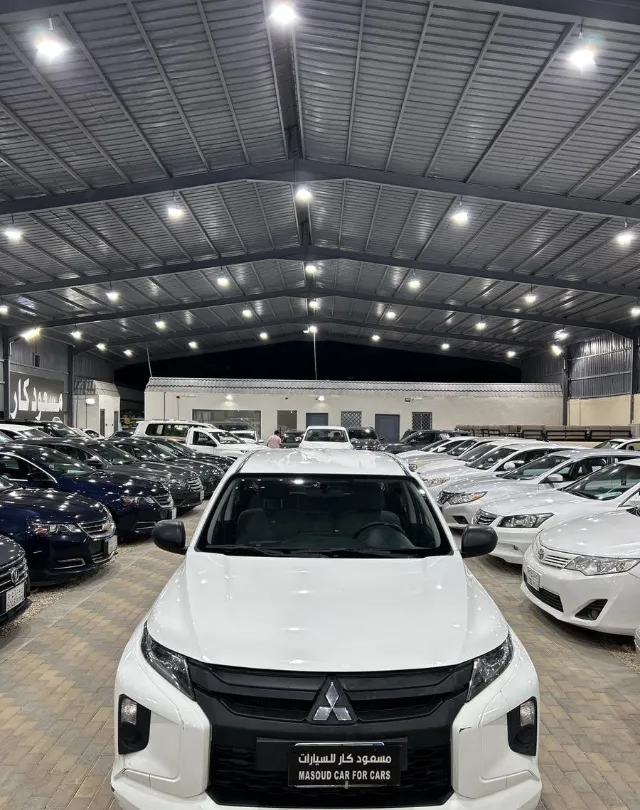 ميتسوبيشي ال 200 STANDARD 2023 للبيع في الرياض — ممشى 64,000 كم