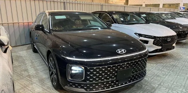 هيونداي ازيرا 2026 للبيع في الرياض