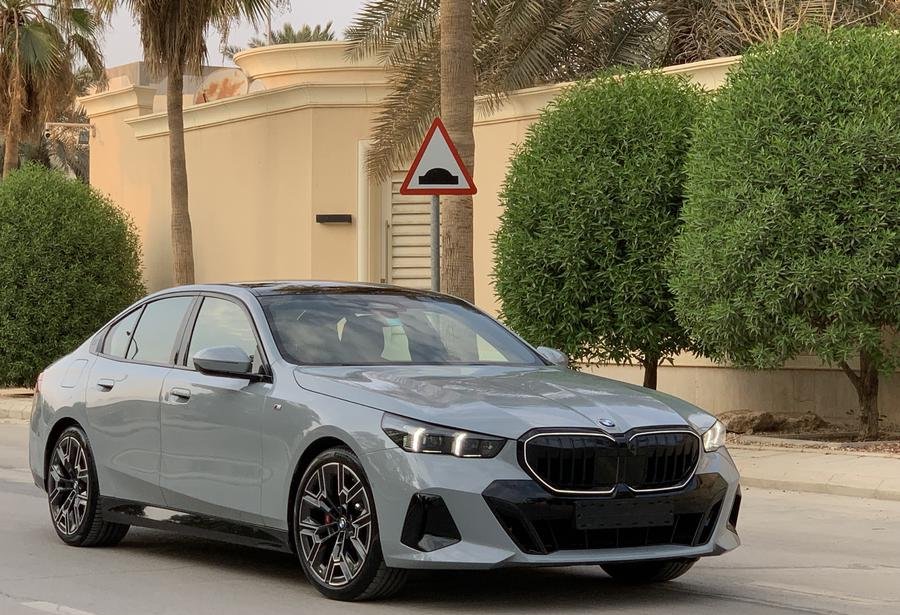بي ام دبليو 2025 520i فل كامل M