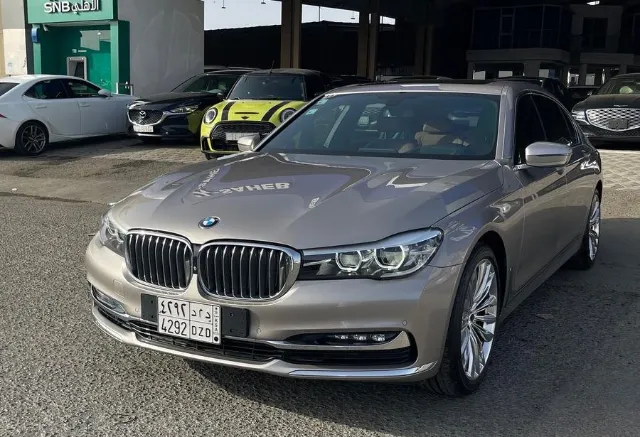 بي ام دبليو الفئة السابعة 2019 للبيع في جدة — ممشى 80,000 كم