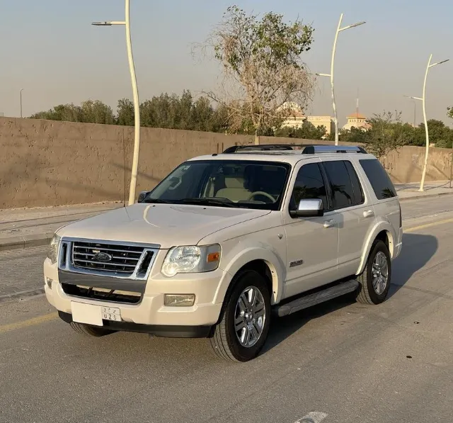 فورد · اكسبلورر 2008 للبيع في الرياض — ممشى 334,000 كم