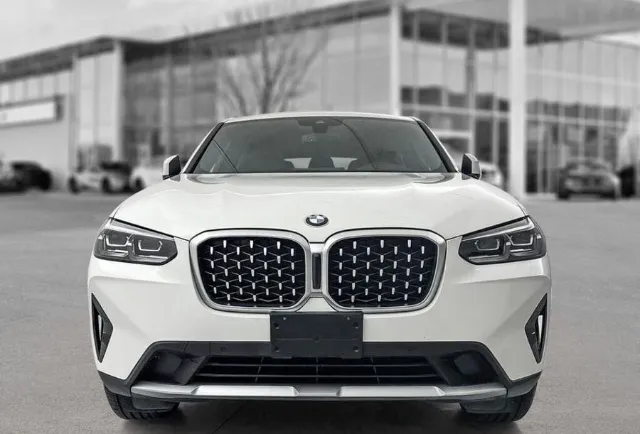 بي ام دبليو · اكس 4 2025 للبيع في الرياض — ممشى 39,600 كم