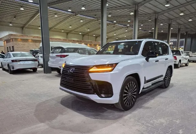 لكزس · ال اكس 2025 للبيع في الرياض — ممشى 210 كم