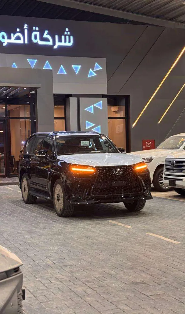 لكزس · ال اكس 600 2026 للبيع في الرياض — ممشى 1 كم