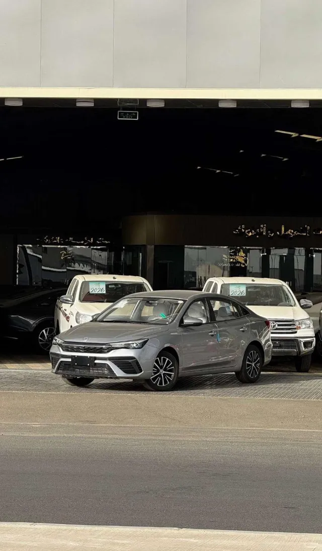 ام جي 5 STANDARD 2025 للبيع في نجران — ممشى 0 كم