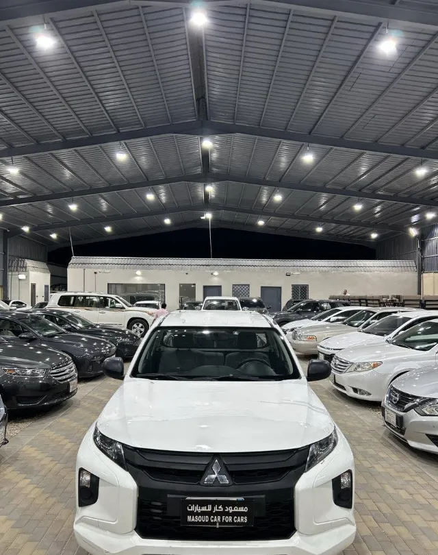 ميتسوبيشي ال 200 STANDARD 2023 للبيع في الرياض — ممشى 41,000 كم