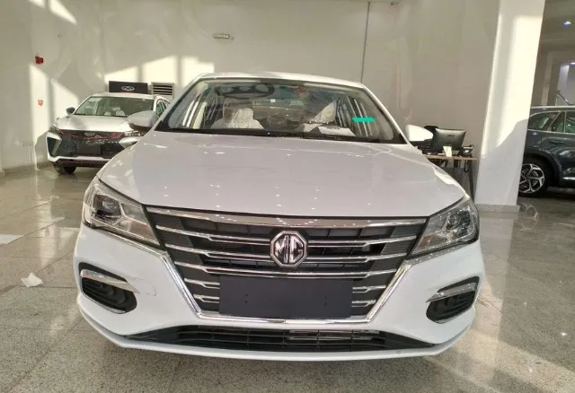ام جي 5 STANDARD 2025 للتنازل في الأحساء