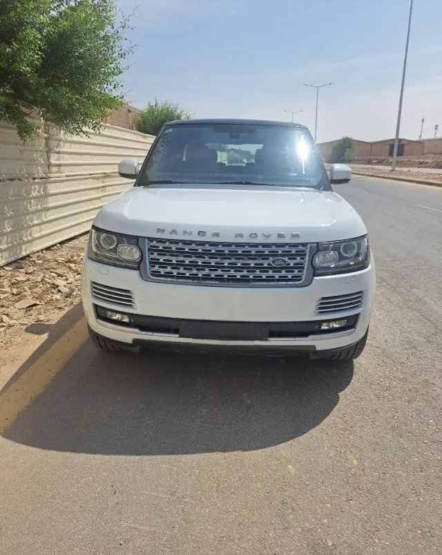 رينج روفر رينج روفر 2015 للبيع في الرياض — ممشى 145,000 كم