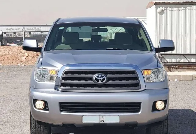 تويوتا سيكويا 2010 للبيع في الرياض — ممشى 569,000 كم