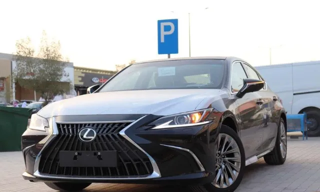لكزس · اي اس 350 2025 للبيع في الرياض — ممشى 100,000 كم