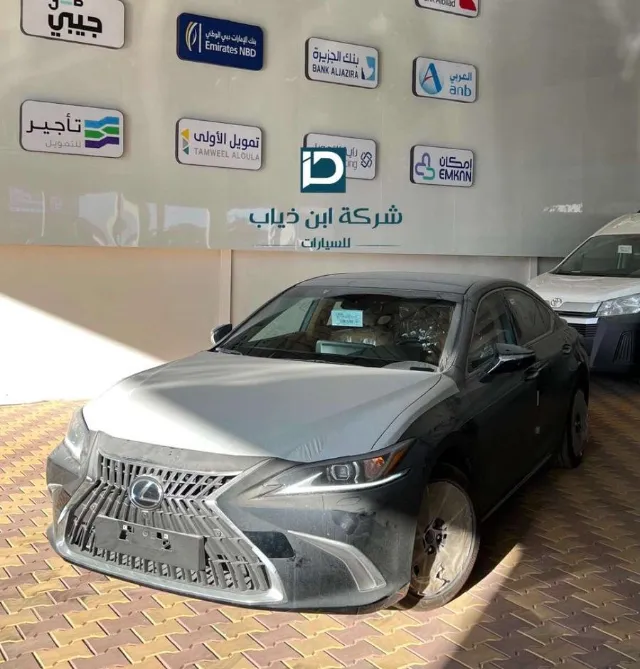 لكزس · اي اس 2025 للبيع في بريدة