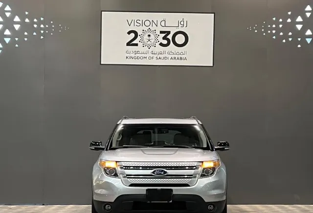 فورد · اكسبلورر 2014 للبيع في الرياض — ممشى 240,000 كم