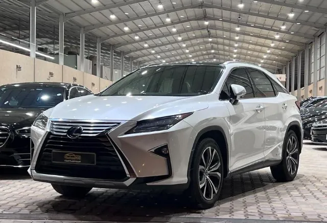 لكزس ار اكس 2019 للبيع في الرياض — ممشى 168,000 كم